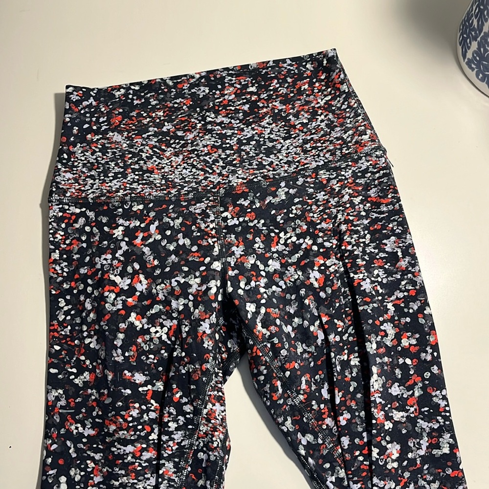 Lululemon printed leggings size 4 25”
